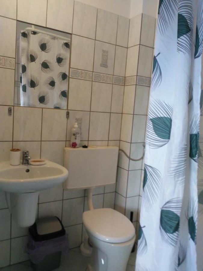 Domek Pod Sosnami Pokoje 2-3 Osobowe Apartment เมียลโน ภายนอก รูปภาพ