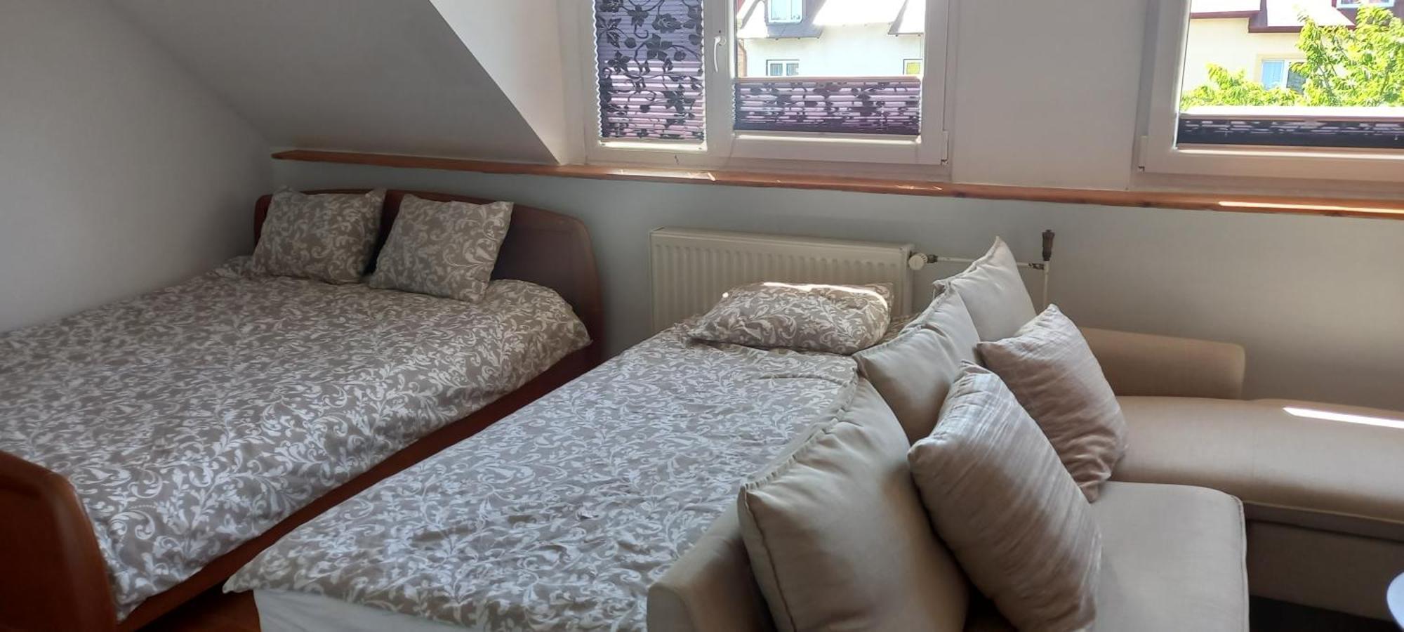 Domek Pod Sosnami Pokoje 2-3 Osobowe Apartment เมียลโน ภายนอก รูปภาพ