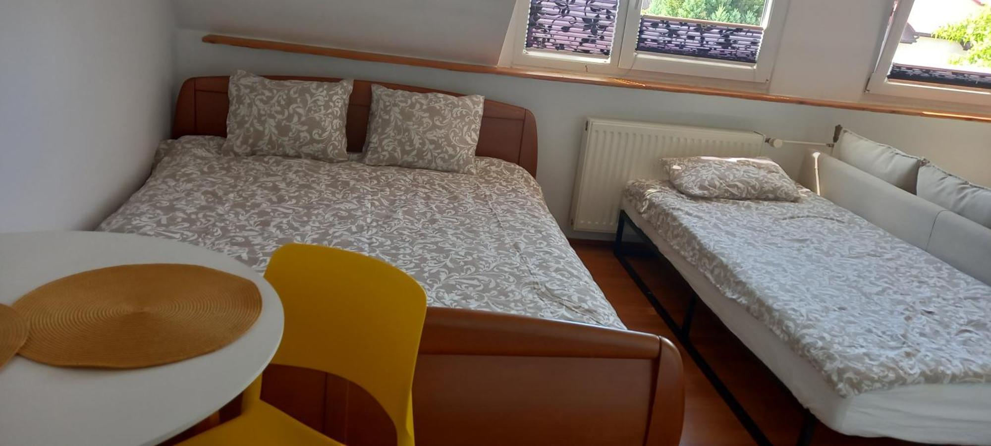 Domek Pod Sosnami Pokoje 2-3 Osobowe Apartment เมียลโน ภายนอก รูปภาพ