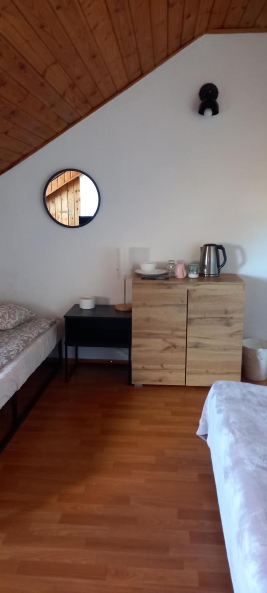Domek Pod Sosnami Pokoje 2-3 Osobowe Apartment เมียลโน ภายนอก รูปภาพ