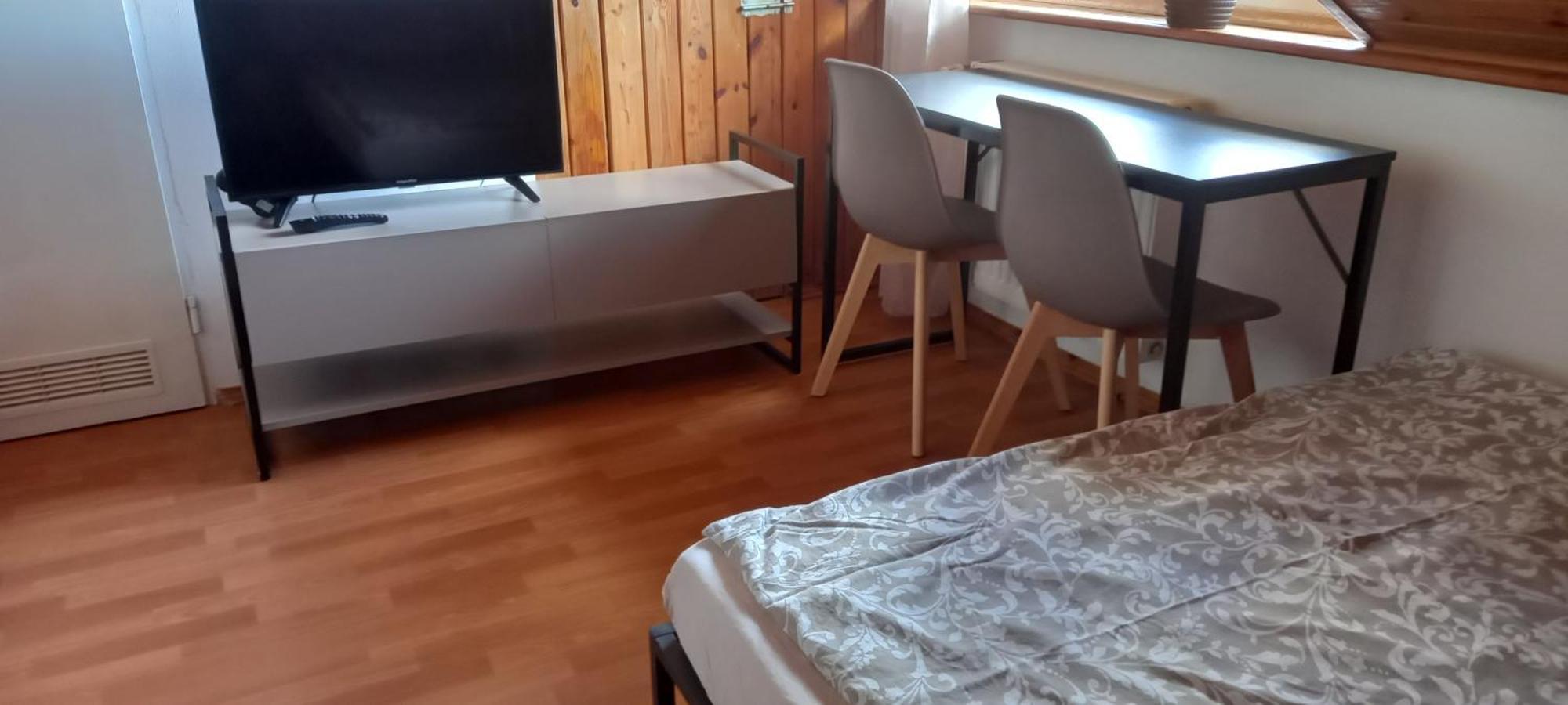 Domek Pod Sosnami Pokoje 2-3 Osobowe Apartment เมียลโน ภายนอก รูปภาพ
