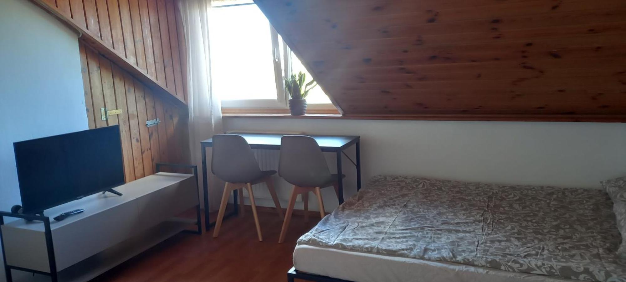 Domek Pod Sosnami Pokoje 2-3 Osobowe Apartment เมียลโน ภายนอก รูปภาพ